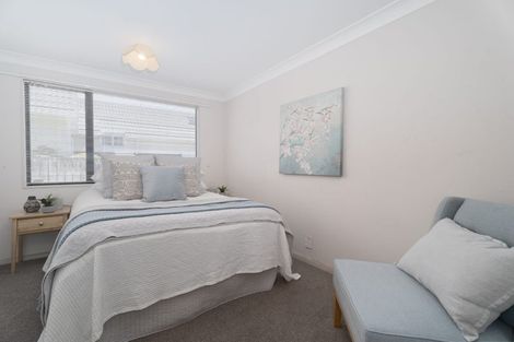 Photo of property in 121 Westchester Drive, Churton Park, Wellington, 6037