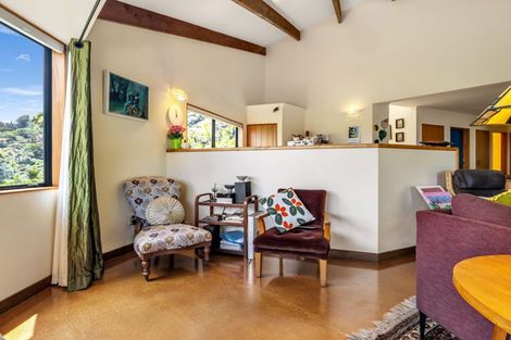 Photo of property in 117 Seaview Road, Piha, New Lynn, 0772