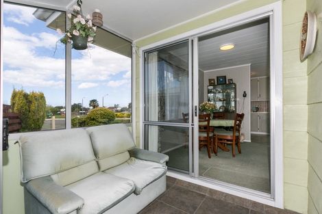 Photo of property in 1/22 Oxford Street, Taradale, Napier, 4112