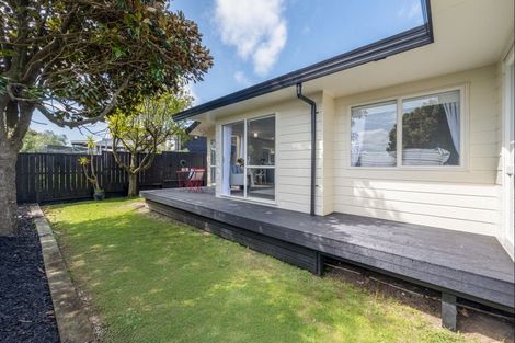 Photo of property in 2/17 Bain Place, Bucklands Beach, Auckland, 2014