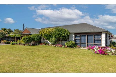 Photo of property in 17 Kingsbury Avenue, Rangiora, 7400