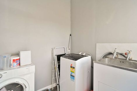 Photo of property in 3 Great North Road, Waipawa, 4210