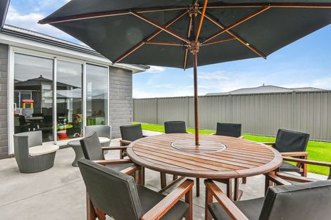 Photo of property in 25 Gee Place, Taradale, Napier, 4112