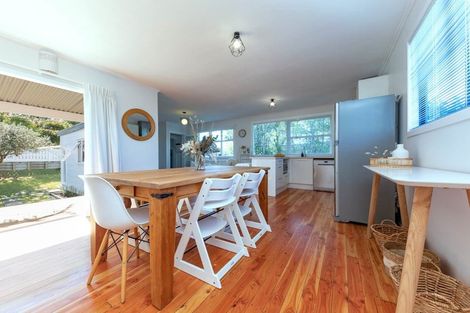 Photo of property in 22 Stottholm Road, Titirangi, Auckland, 0604