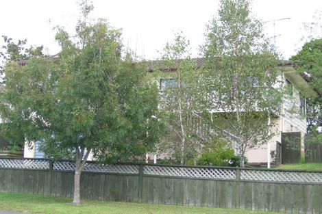 Photo of property in 32 Holmes Drive South, Massey, Auckland, 0614