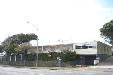 Photo of property in 39 Mangorei Road, Strandon, New Plymouth, 4312