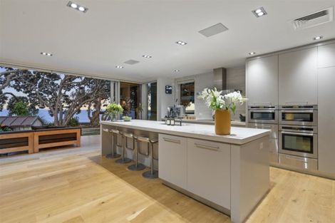 Photo of property in 25 Huntly Road, Campbells Bay, Auckland, 0630