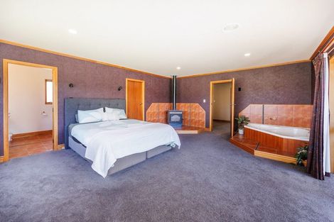 Photo of property in 440 Stoney Creek Road, Kelvin Grove, Palmerston North, 4470