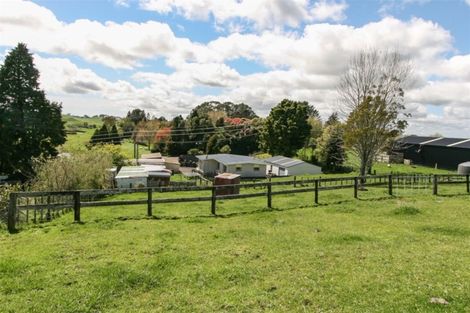 Photo of property in 46 Tarata Road, Inglewood, 4387