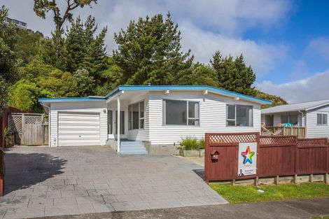 Photo of property in 10 Findhorn Place, Papakowhai, Porirua, 5024