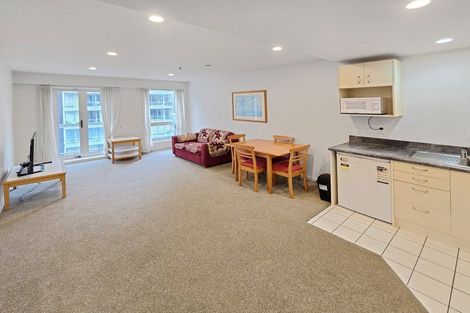 Photo of property in Terrace Heights Apartments, 6b/163 The Terrace, Wellington Central, Wellington, 6011