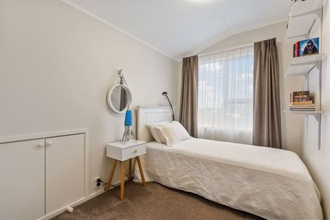 Photo of property in 2/1 Serrita Avenue, Sunnyhills, Auckland, 2010