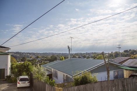 Photo of property in 1/31a Seaview Road, Glenfield, Auckland, 0629