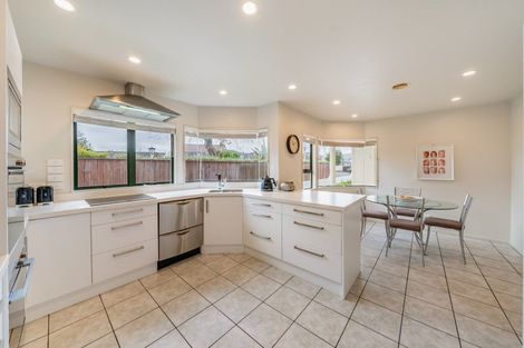 Photo of property in 59 Hautana Street, Woburn, Lower Hutt, 5010