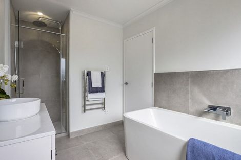Photo of property in 27 Bristol Freighter Road, Hobsonville, 0616