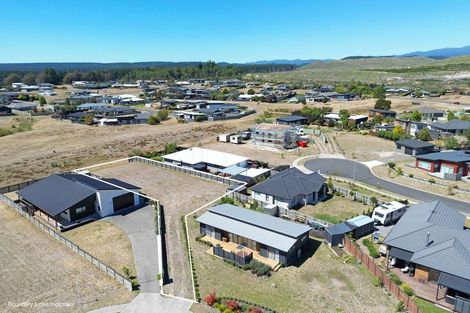 Photo of property in 12 Komahimahi Way, Motuoapa, 3382