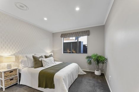 Photo of property in 16 Bottle Lake Drive, Parklands, Christchurch, 8083