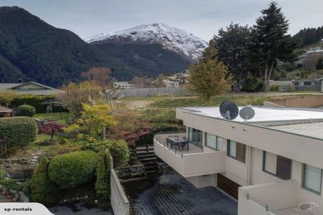 Photo of property in 10a Salmond Place, Queenstown, 9300