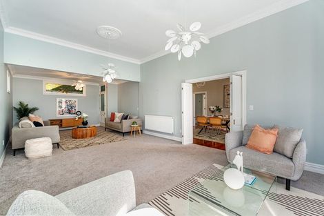 Photo of property in 50 Garden Road, Northland, Wellington, 6012