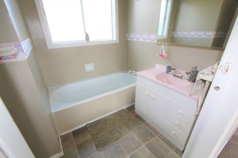 Photo of property in 17 Fergusson Street, Tokoroa, 3420