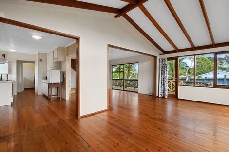 Photo of property in 8 Helleur Road, Massey, Auckland, 0614