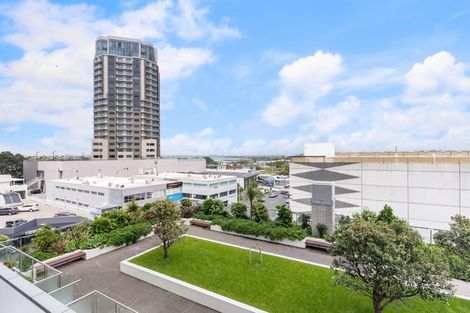 Photo of property in Sentinel Apartments, 505/3 Northcroft Street, Takapuna, Auckland, 0622