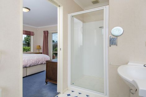 Photo of property in 28 Mcleod Place, Papamoa Beach, Papamoa, 3118