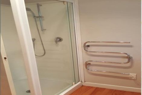 Photo of property in 37 Kervil Avenue, Te Atatu Peninsula, Auckland, 0610