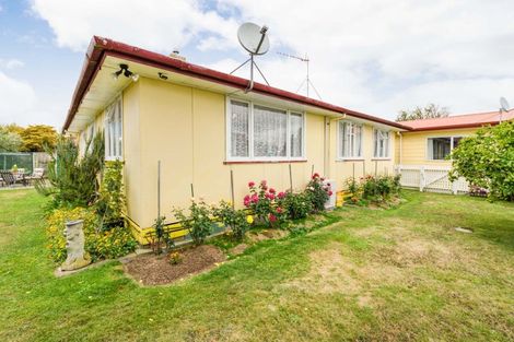 Photo of property in 7 Exeter Crescent, Takaro, Palmerston North, 4412