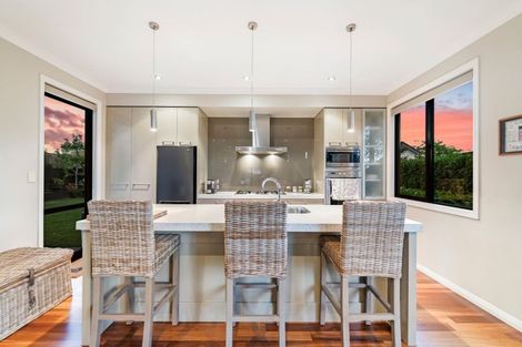 Photo of property in 18 Corsica Way, Karaka, Papakura, 2113