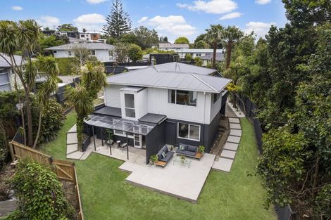 Photo of property in 29 Aplin Place, Birkdale, Auckland, 0626