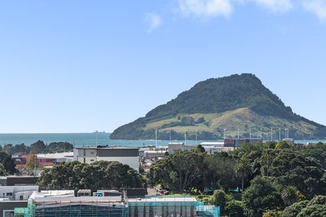 Photo of property in 15/72a Devonport Road, Tauranga, 3110
