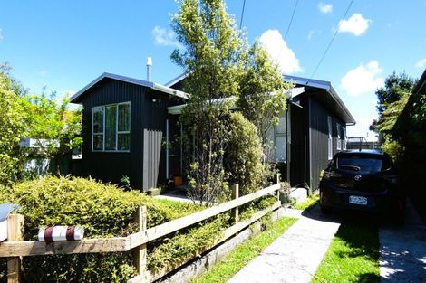 Photo of property in 80 Derby Street, Westport, 7825