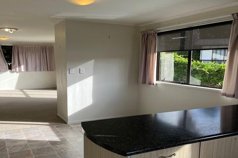 Photo of property in 8 Louise Place, West Harbour, Auckland, 0618