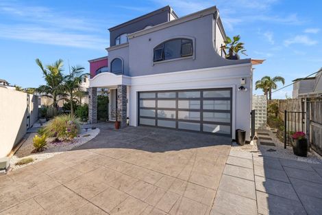 Photo of property in 26a Sunbrae Grove, Mount Maunganui, 3116