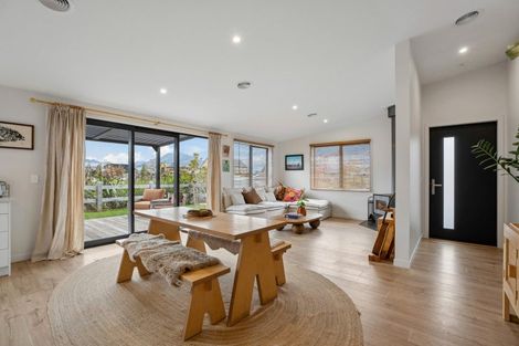 Photo of property in 3 Mount Prospect Lane, Wanaka, 9305