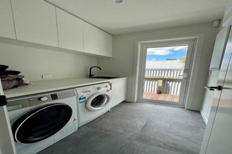 Photo of property in 50 Pahiatua Street, Hokowhitu, Palmerston North, 4410