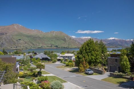 Photo of property in 10 Mulberry Lane, Wanaka, 9305