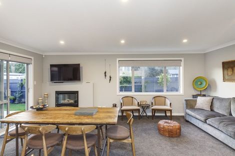 Photo of property in 16 Freedom Drive, Kelvin Grove, Palmerston North, 4414