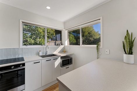 Photo of property in 2/14 Kingussie Place, Highland Park, Auckland, 2010
