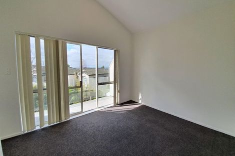 Photo of property in 268/2a Onewa Road, Birkenhead, Auckland, 0626