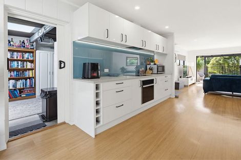 Photo of property in 1/15 Claresholm Place, Mangere Bridge, Auckland, 2022