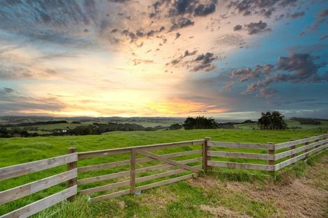 Photo of property in 485 Kiwitahi Road, Helensville, 0875