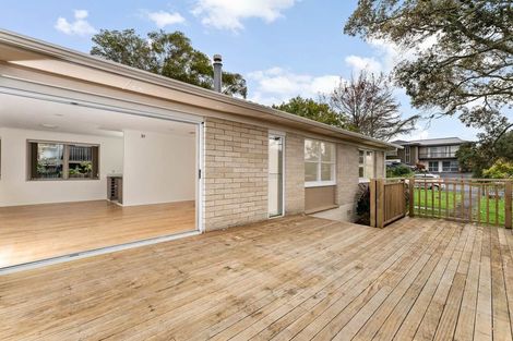 Photo of property in 19 Spence Road, Henderson, Auckland, 0612