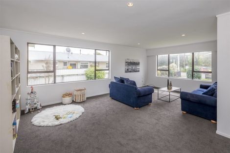 Photo of property in 6 Highbury Drive, Levin, 5510
