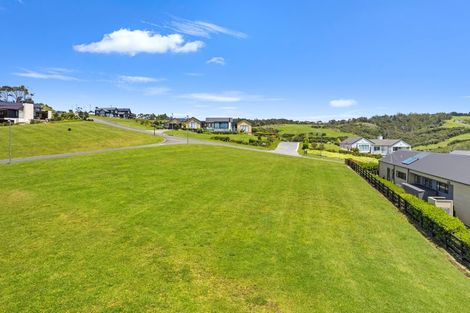 Photo of property in 1 Takahuri Place, Okura Bush, Silverdale, 0794