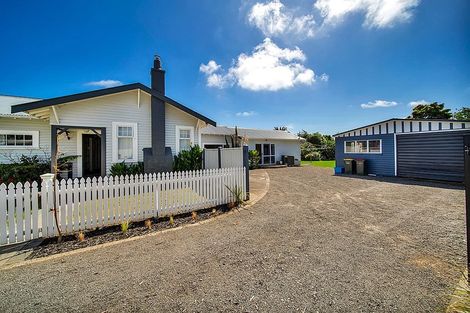 Photo of property in 74 Puriri Street, Hawera, 4610