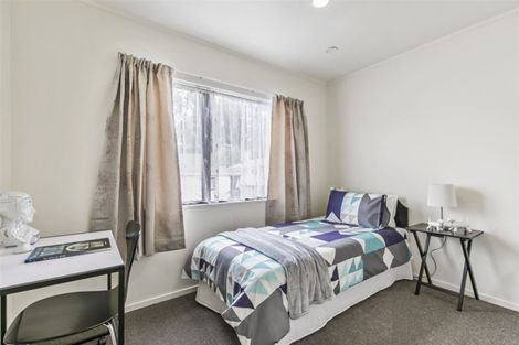 Photo of property in 29 Loughanure Place, Massey, Auckland, 0614