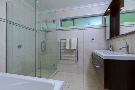 Photo of property in 1/40 Beulah Avenue, Rothesay Bay, Auckland, 0630