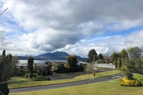 Photo of property in 11 Krissell Place, Acacia Bay, Taupo, 3330
